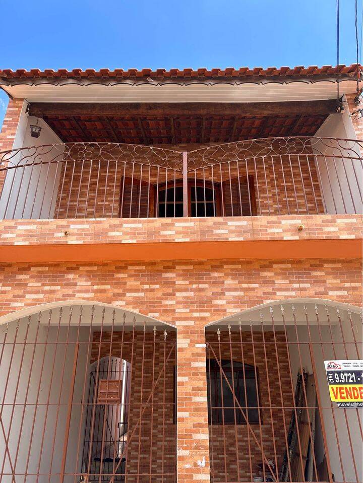 Sobrado à venda com 3 quartos, 150m² - Foto 1