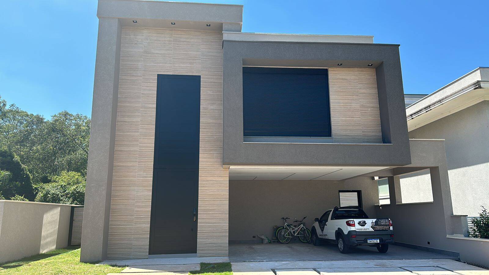 Casa de Condomínio à venda com 4 quartos, 560m² - Foto 1