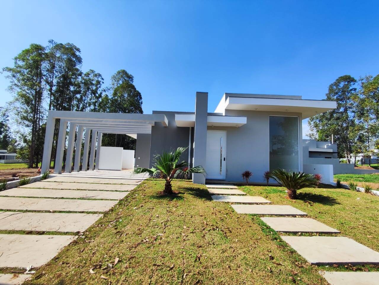 Casa de Condomínio à venda com 3 quartos, 450m² - Foto 1