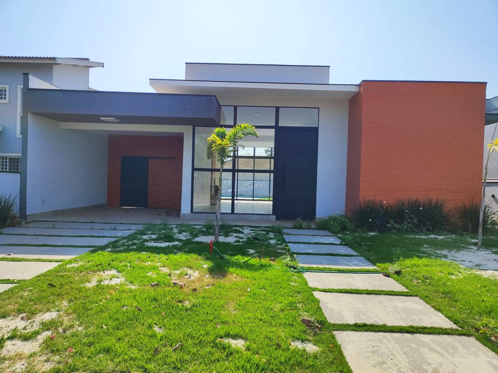 Casa à venda com 4 quartos, 450m² - Foto 1