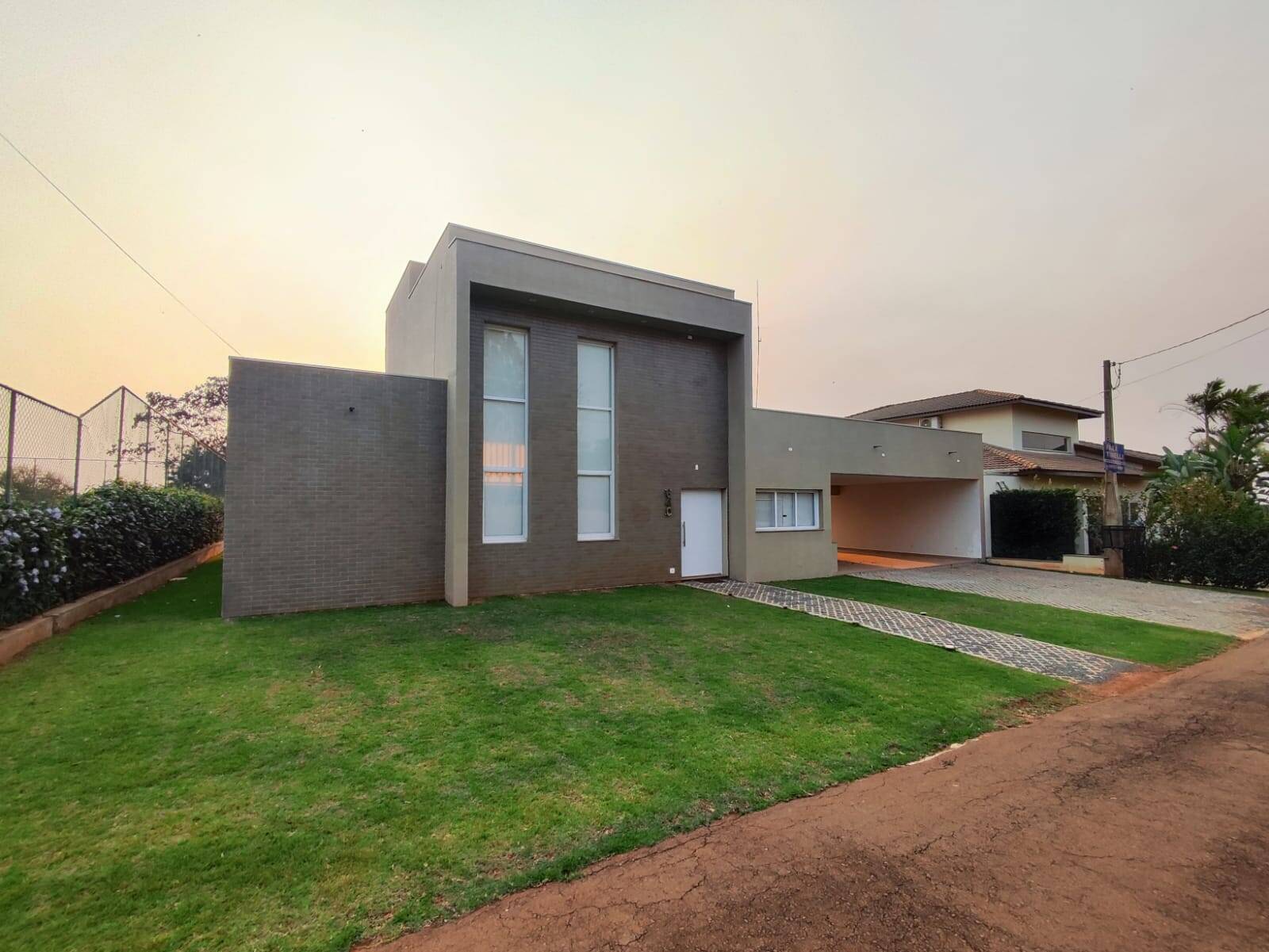 Casa de Condomínio à venda com 3 quartos, 1125m² - Foto 1