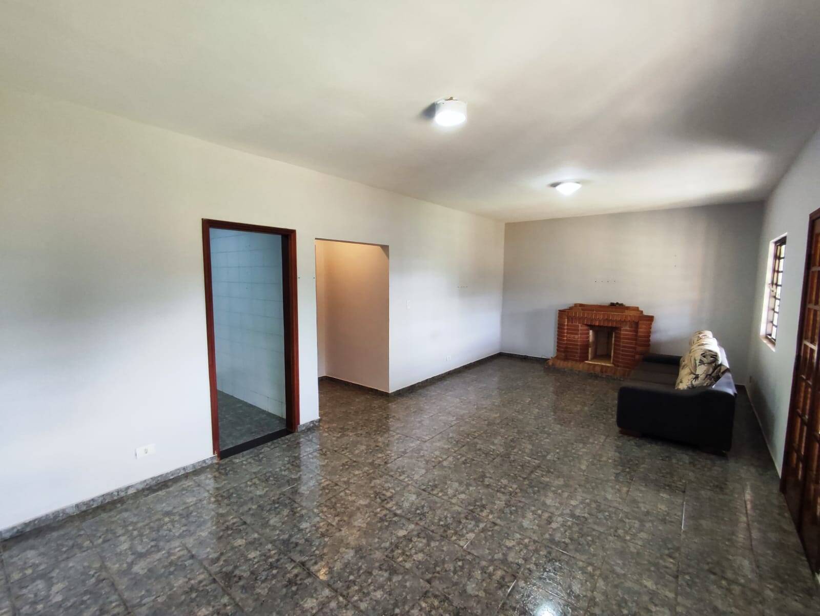 Casa à venda com 3 quartos, 450m² - Foto 4