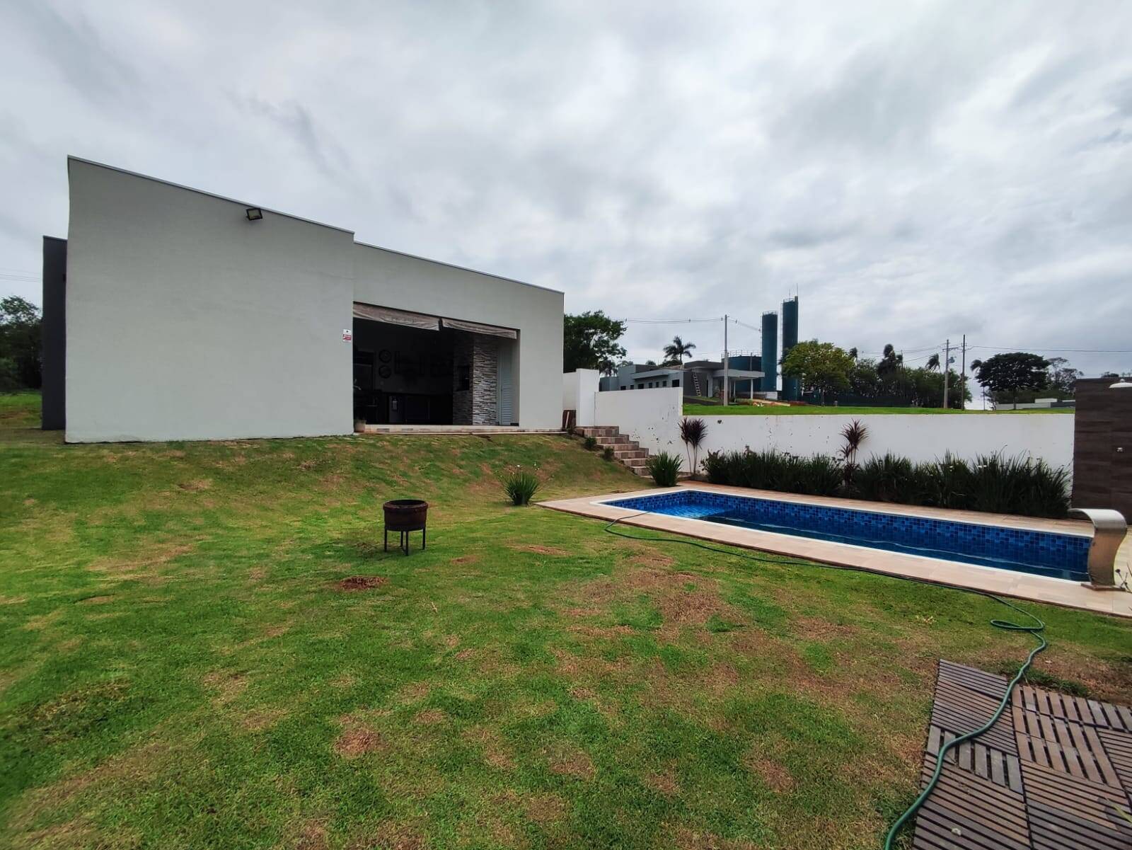 Casa de Condomínio à venda com 3 quartos, 510m² - Foto 1