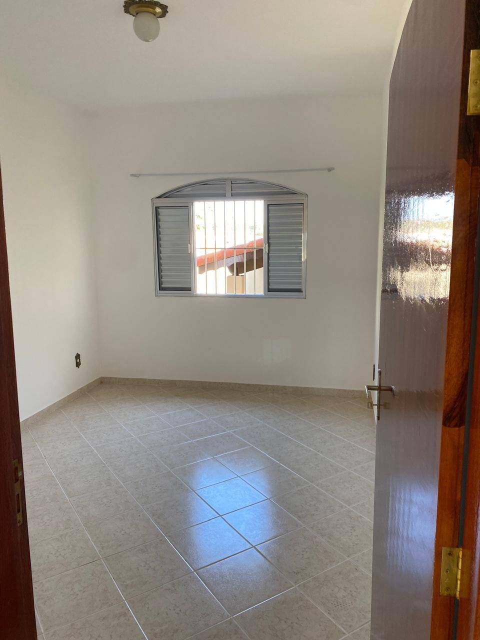 Casa à venda com 2 quartos, 250m² - Foto 5