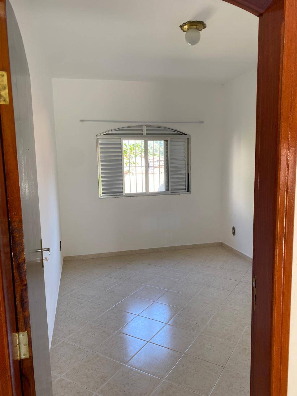 Casa à venda com 2 quartos, 250m² - Foto 8