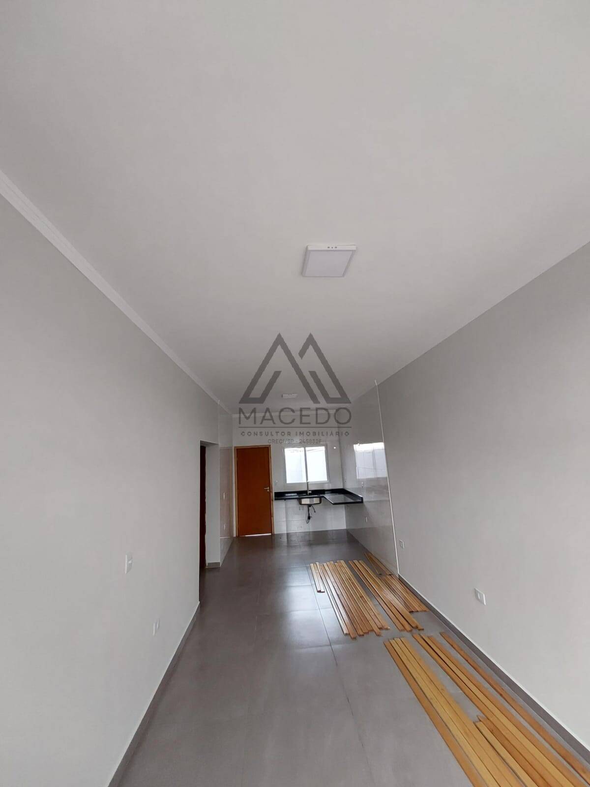 Casa à venda com 2 quartos, 200m² - Foto 2