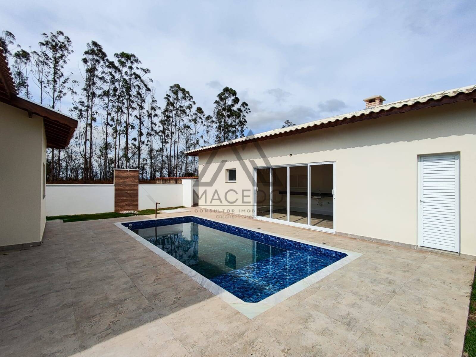 Casa de Condomínio à venda com 3 quartos, 450m² - Foto 4