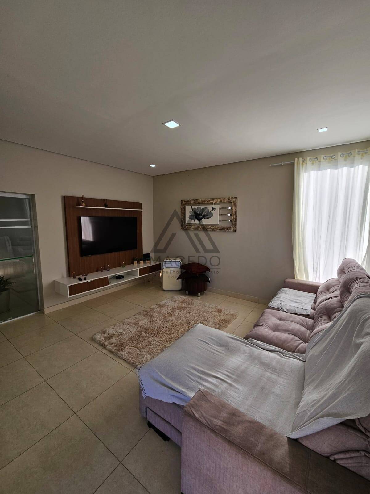 Casa de Condomínio à venda com 3 quartos, 450m² - Foto 2