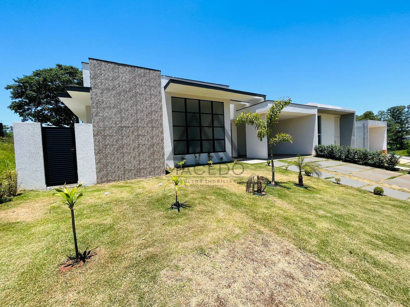 Casa de Condomínio à venda com 3 quartos, 450m² - Foto 1