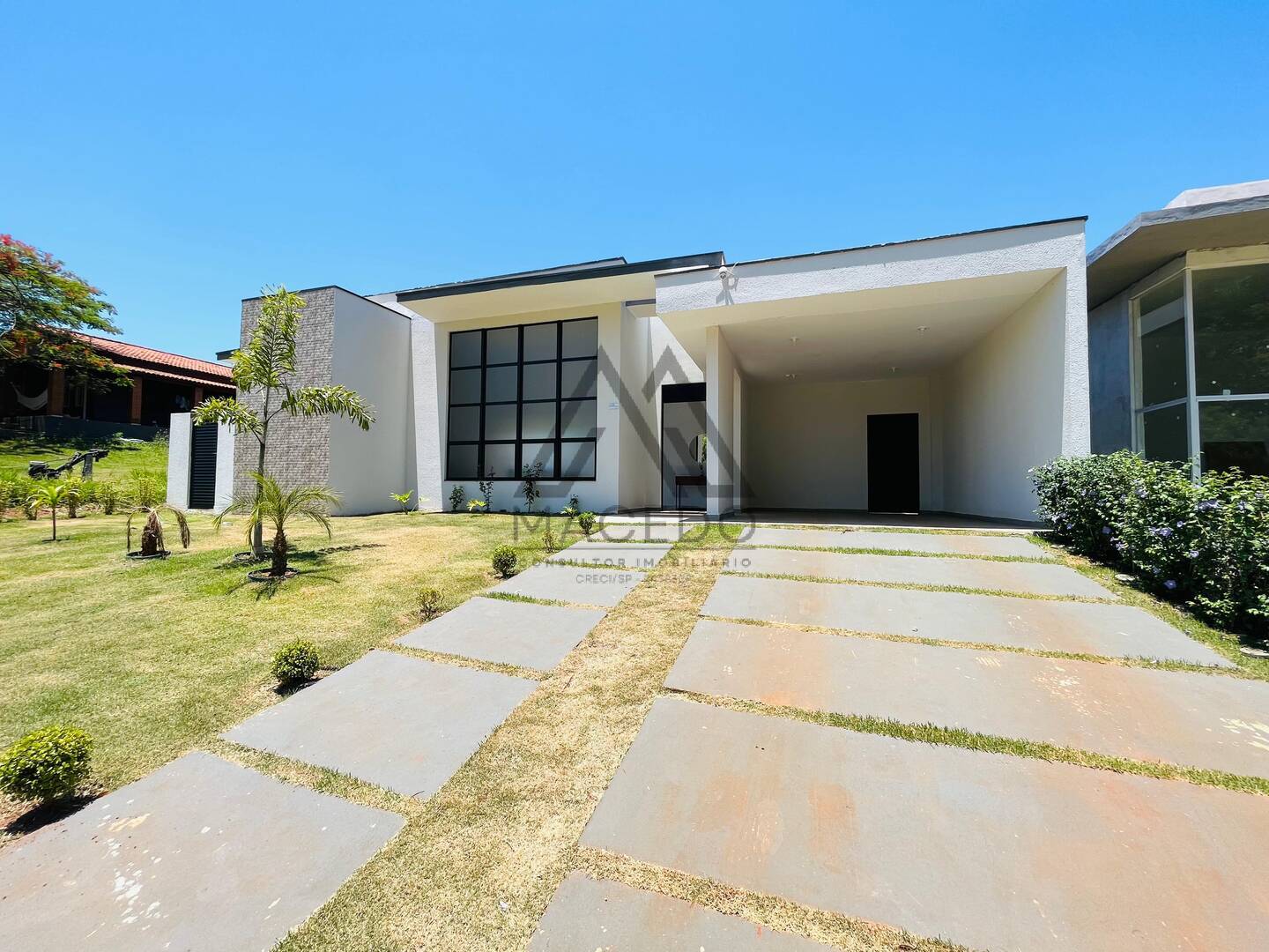 Casa de Condomínio à venda com 3 quartos, 450m² - Foto 2